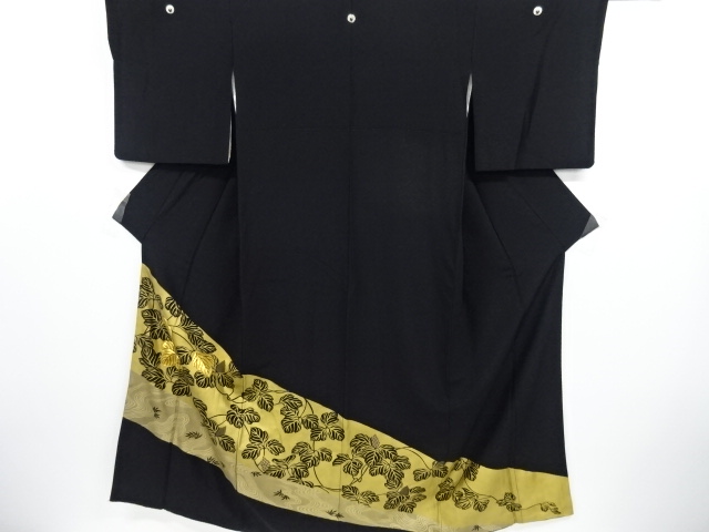 リサイクル　金彩蔦の葉模様刺繍留袖(比翼付き)